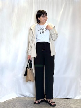 「SHOO・LA・RUE（シューラルー）の【ひんやり/UV/S-LL/洗濯機可】手の甲から首元まで隠れる 指穴つき ドルマンパーカー（カーディガン/ボレロ、ベージュ系）」を使った、ネリさん（レディース・162cm）の夏コーディネート