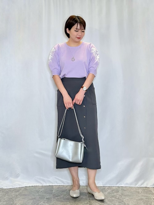 セール】【S-LL】お袖刺繍がアクセント ラウンドネックニット