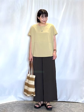 「SHOO・LA・RUE（シューラルー）の【洗濯機可/セットアップ可】軽凛(かろりん) ひんやり切替コクーントップス（Tシャツ/カットソー、イエロー系）」を使った、ネリさん（レディース・162cm）の夏コーディネート