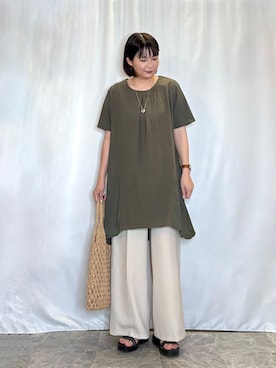 「SHOO・LA・RUE（シューラルー）の【洗濯機可/S-LL】体型カバーにも 異素材切り替え Aラインチュニックワンピース（チュニック、グリーン系）」を使った、ネリさん（レディース・162cm）の夏コーディネート