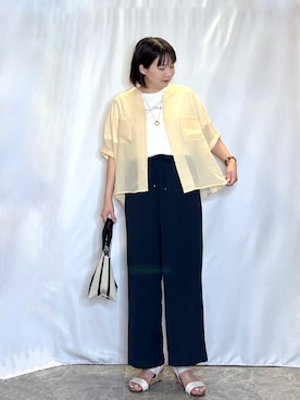 「SHOO・LA・RUE（シューラルー）の【洗濯機可】ナチュラルな風合いが魅力 シアードルマンブラウス（シャツ/ブラウス、イエロー系）」を使った、ネリさん（レディース・162cm）の夏コーディネート