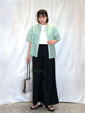 「SHOO・LA・RUE（シューラルー）の【汗じみ防止/ひんやり/S-LL】インせず着られる 刺繍ロゴTシャツ（Tシャツ/カットソー、ホワイト系）」を使った、ネリさん（レディース・162cm）の夏コーディネート