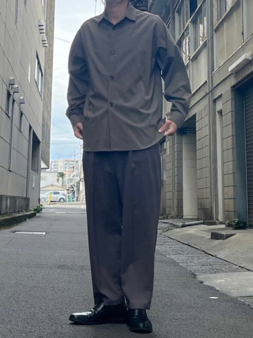 「チェック、チェックシャツ、チェックコーデ、シャツ、シャツスタイル、ブラウン、ブラウンコーデ、秋カラー、秋コーデ、キレイめ、秋服コーデ」｜「SENSE OF PLACE by URBAN RESEARCHのCARREMANシャツ（シャツ/ブラウス、ブラウン系）」を使った、りゅうさん（メンズ・172cm）の秋コーディネートの1枚目の写真