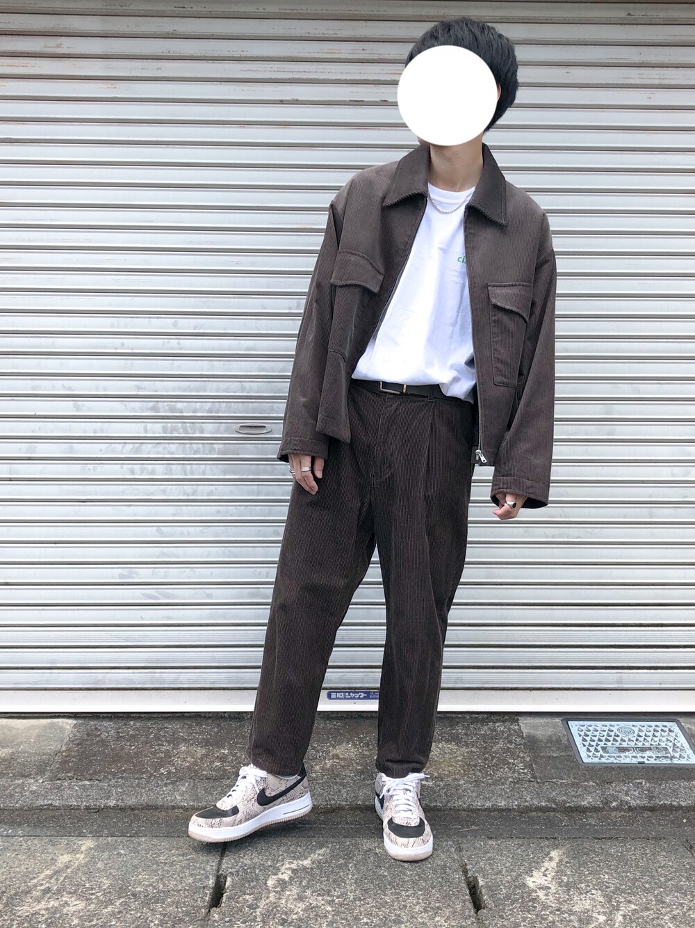 「wearhalloween2021、セットアップ、コーデュロイ、ブルゾン、休日スタイル、きれいめカジュアル、スニーカー、社会人、プチプラ、ブラウン、秋のコーデ、秋トレンド2021」｜「WYM LIDNMの【WYM LIDNM】RAYON 11W CORDUROY ZIP OUTER SET-UP（ブルゾン、ブラウン系）」を使った、りゅうさん（メンズ・172cm）の秋コーディネートの1枚目の写真