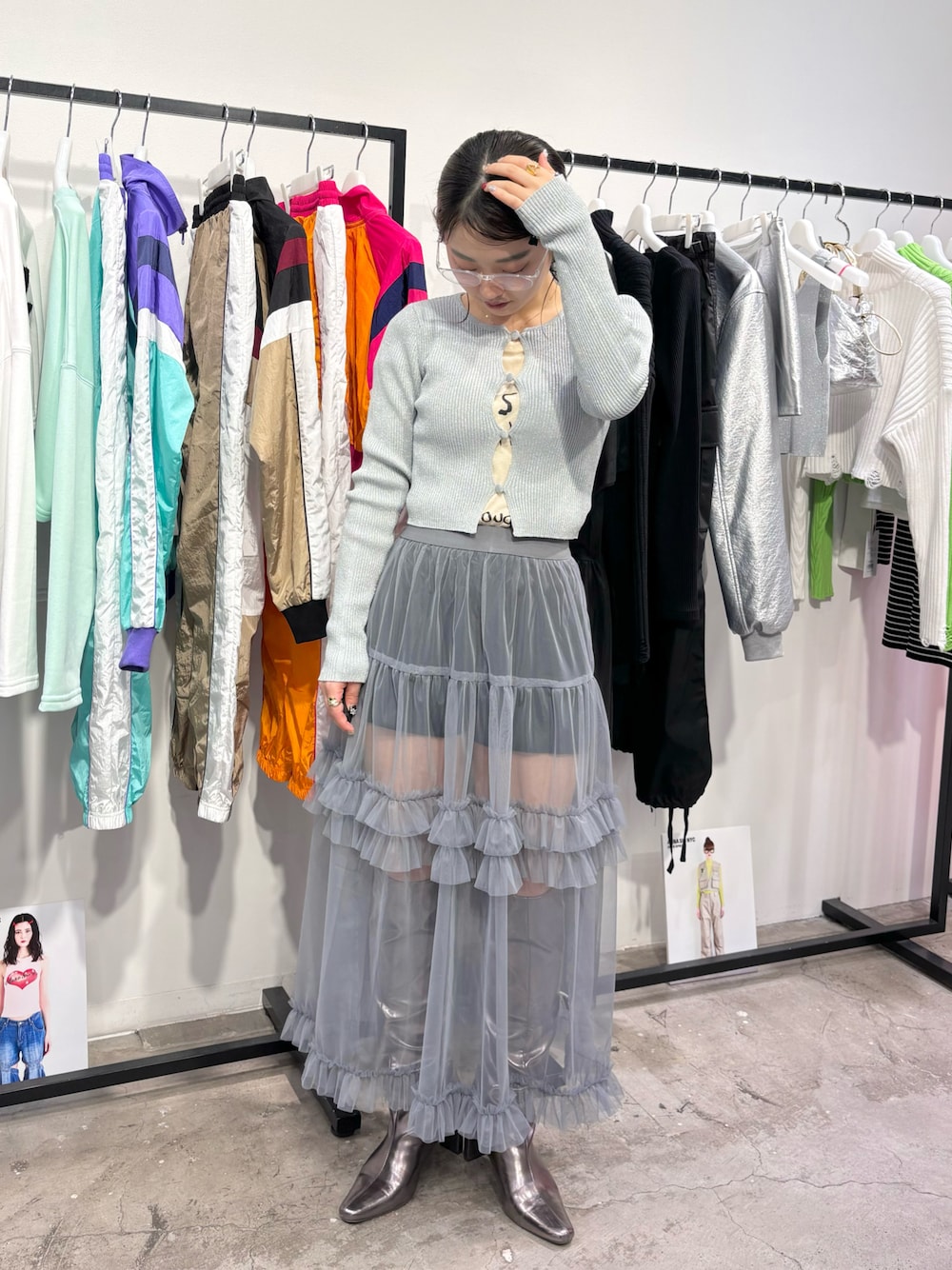 「春、シンプルスタイル、おでかけコーデ、休日コーデ、大人可愛い、カジュアルコーデ、チュール、レイヤードスタイル、ロングブーツ、カーディガン、スポーツミックス、骨格ウェーブ、低身長コーデ、オトナカワイイ、y2k」｜「LA BELLE ETUDEのルーズロングブーツ（ブーツ、その他）」を使った、ayaneさん（骨格ウェーブ・レディース・153cm）の春コーディネートの1枚目の写真