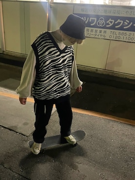 「shiki tokyo（シキトウキョウ）のアイテム（スウェット）」を使った、みやべさん（メンズ・166cm）の春コーディネート