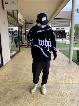 「WHITELAND（ホワイトランド）のアイテム（ニット/セーター）」を使った、SHINYA KASHIWAGIさん（メンズ・177cm）の夏コーディネート