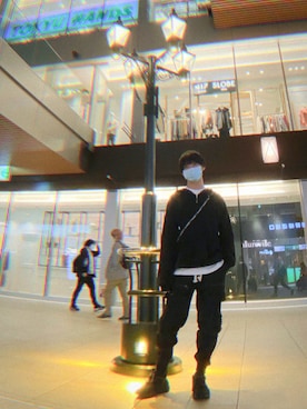 「AT THE MOMENT（アットザモーメント）のアイテム」を使った、Tomo.twさん（メンズ・172cm）の秋コーディネート