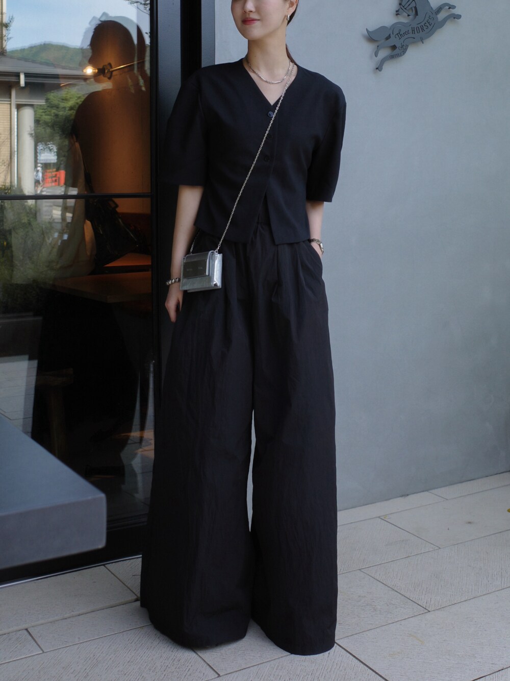 anuke アンヌーク Vneck Compact Shirts｜BORN FREE ONLINE SHOP