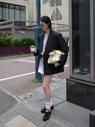 「AKTE（アクテ）のショルダーパッドスウェットプルオーバー（スウェット）」を使った、K A R E Nさん（レディース・167cm）の春コーディネート