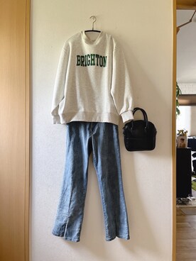 「リエディ」｜「アイテム（スウェット）」を使った、teey+さん（レディース・155cm）の春コーディネート