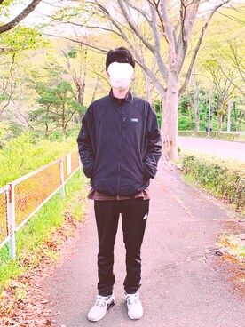 「ごきげんウィーク」｜「アイテム（ナイロンジャケット）」を使った、マドンさんさん（メンズ・175cm）の春コーディネート