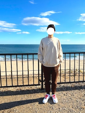 「ブラック」｜「アイテム（スウェット）」を使った、マドンさんさん（メンズ・175cm）の冬コーディネート