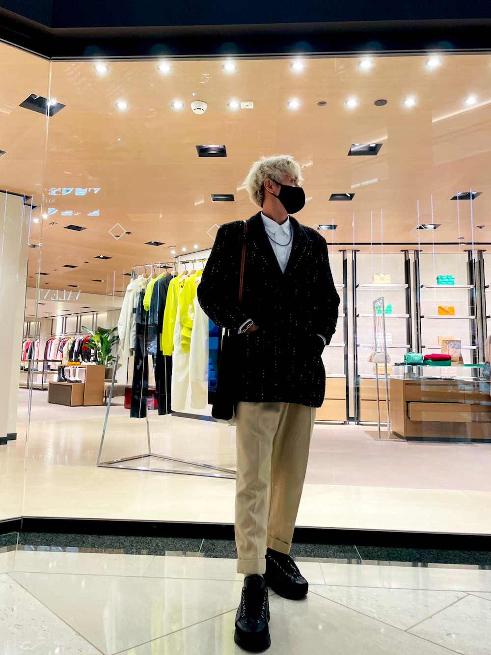 ANDERSSON BELLのテーラードジャケットを使った人気ファッション  