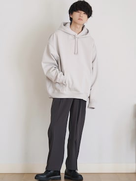 「チャコール」｜「アイテム（セットアップ）」を使った、げんじさん（メンズ・175cm）の冬コーディネート