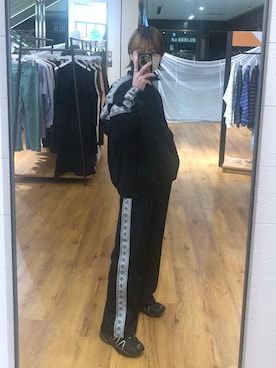 「らふこーで」｜「アイテム（スラックス）」を使った、覇都さん（メンズ・162cm）の春コーディネート