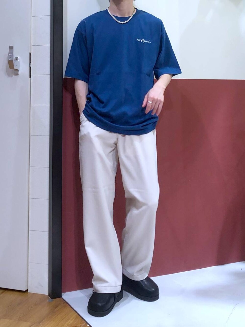 「低身長、スポーティ、アウトドア、RAGEBLUE、きれいめ、カジュアル、ラフ、ゆったり、オーバーサイズ、女子ウケ、サンダル、リング、タンクトップ、Tシャツ」｜「RAGEBLUEのウエスタンメタルベルトモックサンダル/シンセティックレザーモックサンダル（サンダル、ブラック系）」を使った、覇都さん（メンズ・162cm）の夏コーディネートの1枚目の写真