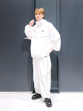 「オールホワイト」｜「アイテム（ナイロンジャケット）」を使った、覇都さん（メンズ・162cm）の冬コーディネート