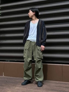 「オリーブ」｜「アイテム（チノパンツ）」を使った、BEAMS HEART MENさん（メンズ・170cm）の秋コーディネート
