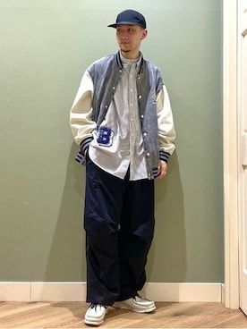 「アイテム（スタジャン、グレー系）」を使った、BEAMS HEART MENさん（メンズ・176cm）の春コーディネート