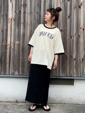 「koe（コエ）の【ジェンダーレス】反転プリント半袖リンガーTシャツ*（Tシャツ/カットソー）」を使った、koe_officialさん（レディース・160cm）の夏コーディネート