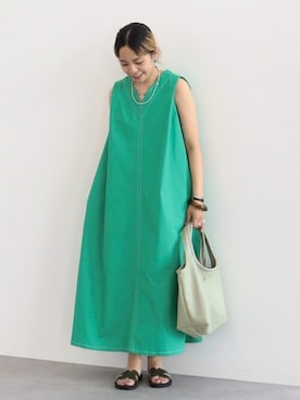 「アイテム（サンダル、グリーン系）」を使った、koe_officialさん（レディース・160cm）の夏コーディネート