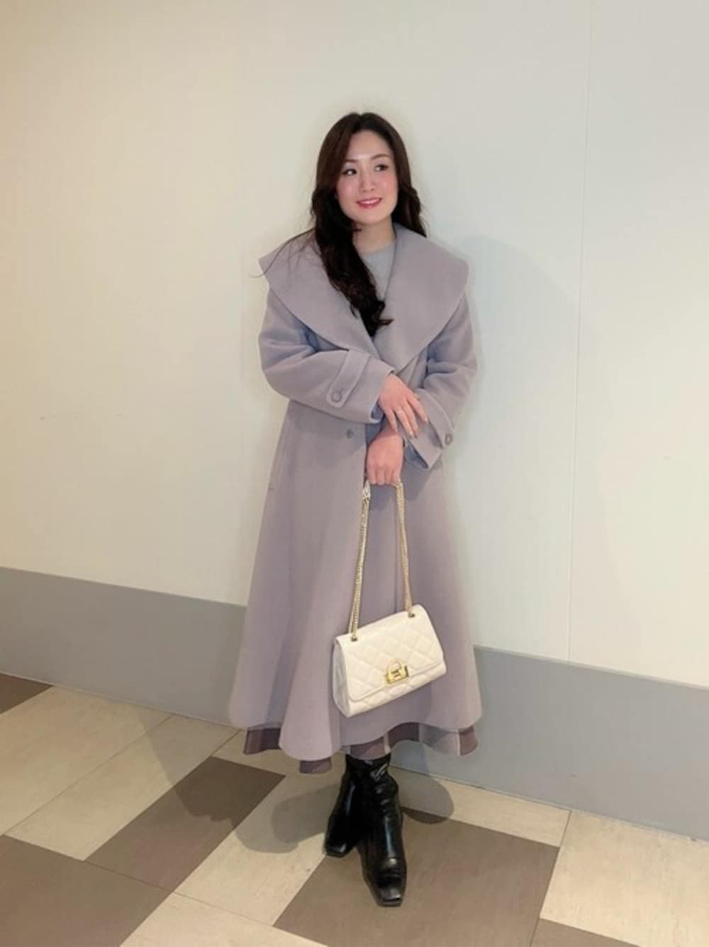 「冬コーデ、ロングコート、休日スタイル、きれいめカジュアル、通勤コーデ、オフィスカジュアル、淡色コーデ、PROPORTION BODY DRESSING、冬アウター、マイベストコーデ2023」｜「PROPORTION BODY DRESSINGのガウンロングコート / 1213252005（ステンカラーコート、パープル系）」を使った、PROPORTION STAFFさん（レディース・156cm）の冬コーディネートの1枚目の写真