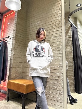 「HYSTERIC GLAMOUR（ヒステリックグラマー）のSNAKE LOOP 8分丈クラッシュデニムパンツ（デニムパンツ）」を使った、YUIKAさん（レディース・159cm）の冬コーディネート
