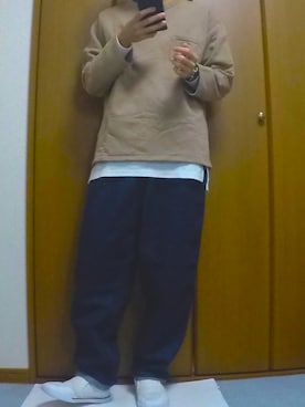 「部屋撮り」｜「アイテム（スウェット）」を使った、まっちー☻さん（メンズ・168cm）の秋コーディネート