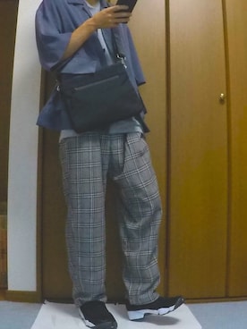 「くすみカラー」｜「アイテム（ボディバッグ/ウエストポーチ）」を使った、まっちー☻さん（メンズ・168cm）の夏コーディネート