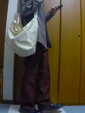 「部屋撮り」｜「アイテム（ジャケット/アウター）」を使った、まっちー☻さん（メンズ・168cm）の春コーディネート