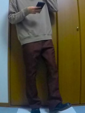 「部屋撮り」｜「アイテム（スウェット）」を使った、まっちー☻さん（メンズ・168cm）の秋コーディネート