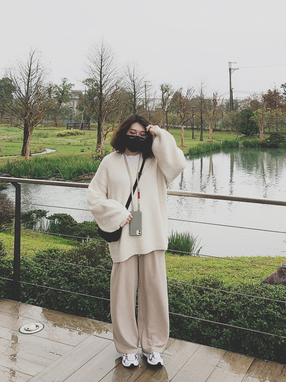 「MEIER.Qのアイテム（トップス、ベージュ系）」を使った、妏倢さん（レディース・162cm）の冬コーディネートの1枚目の写真