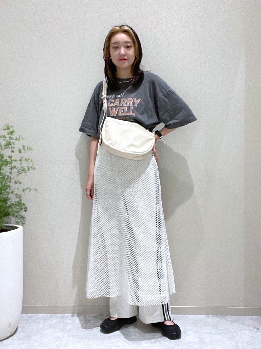 綾乃(LOWRYS FARM ルミネエスト)｜LOWRYS FARMのTシャツ/カットソーを使ったコーディネート - WEAR