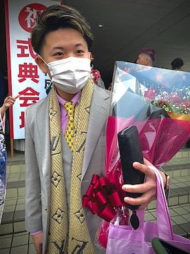 LOUIS VUITTON(ルイヴィトン)のマフラーを使ったメンズ人気