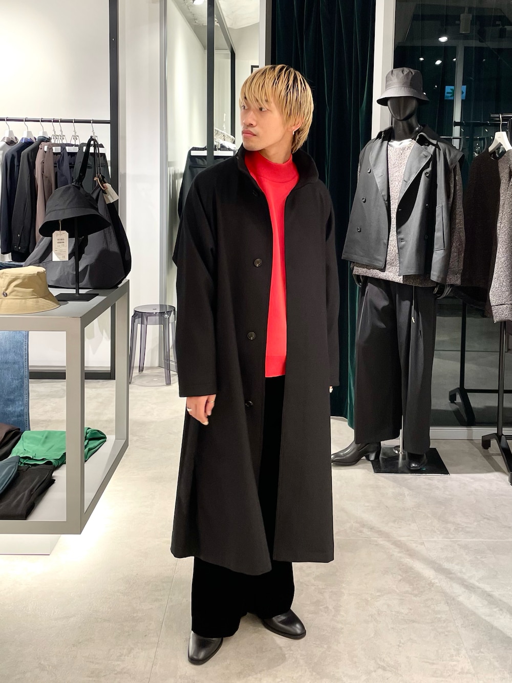 超高級 ベルベット チェスターコート 必殺“コートも圧倒的ボリュームで