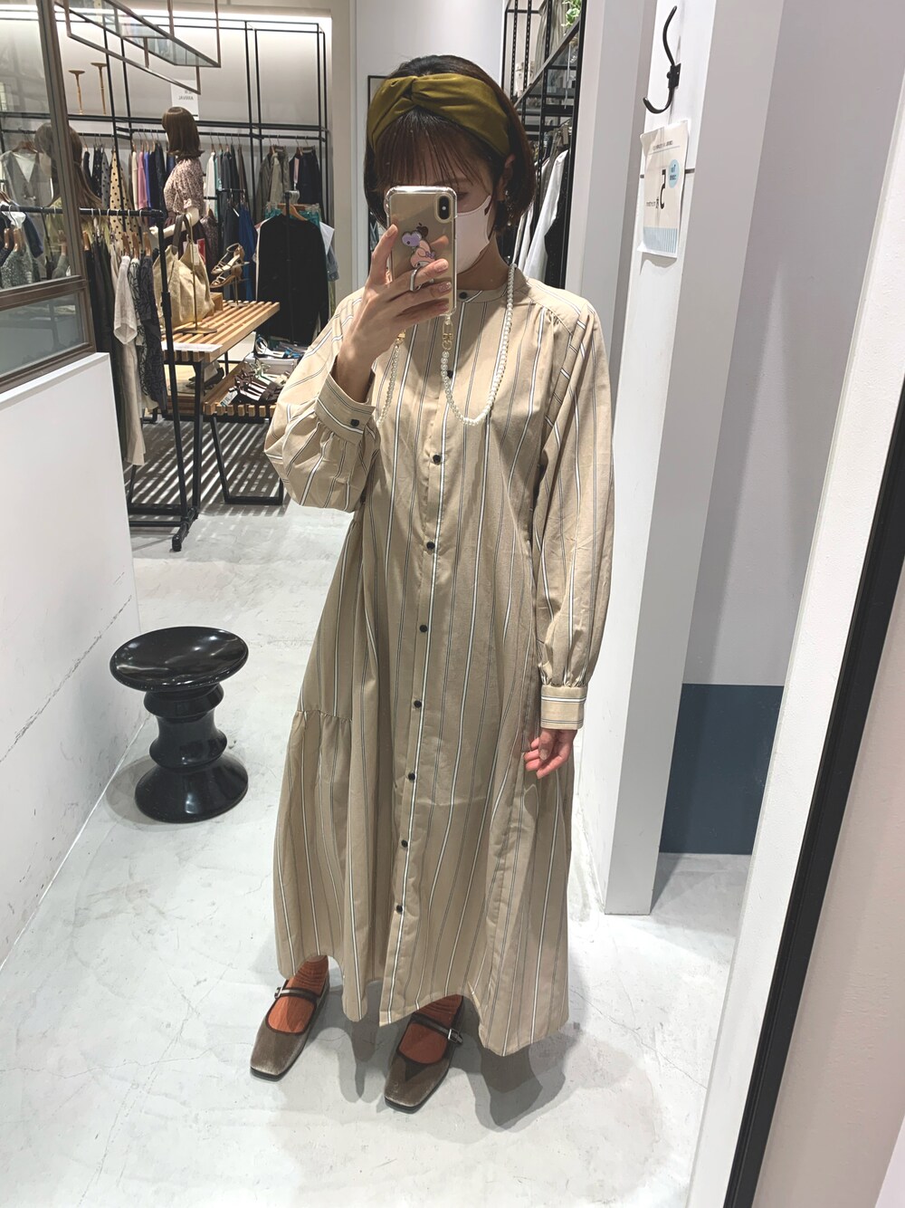 「Lugnoncureのタイプライター脇ティアードワンピース（ワンピース、ベージュ系）」を使った、3人年子のママさんさん（レディース・160cm）の秋コーディネートの1枚目の写真