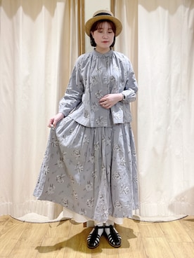 総柄刺繍ギャザーブラウス　タックスカート　セットアップ　ツハル　ツクロイ 総柄刺繍ギャザーブラウス タックスカート セットアップ ツハル