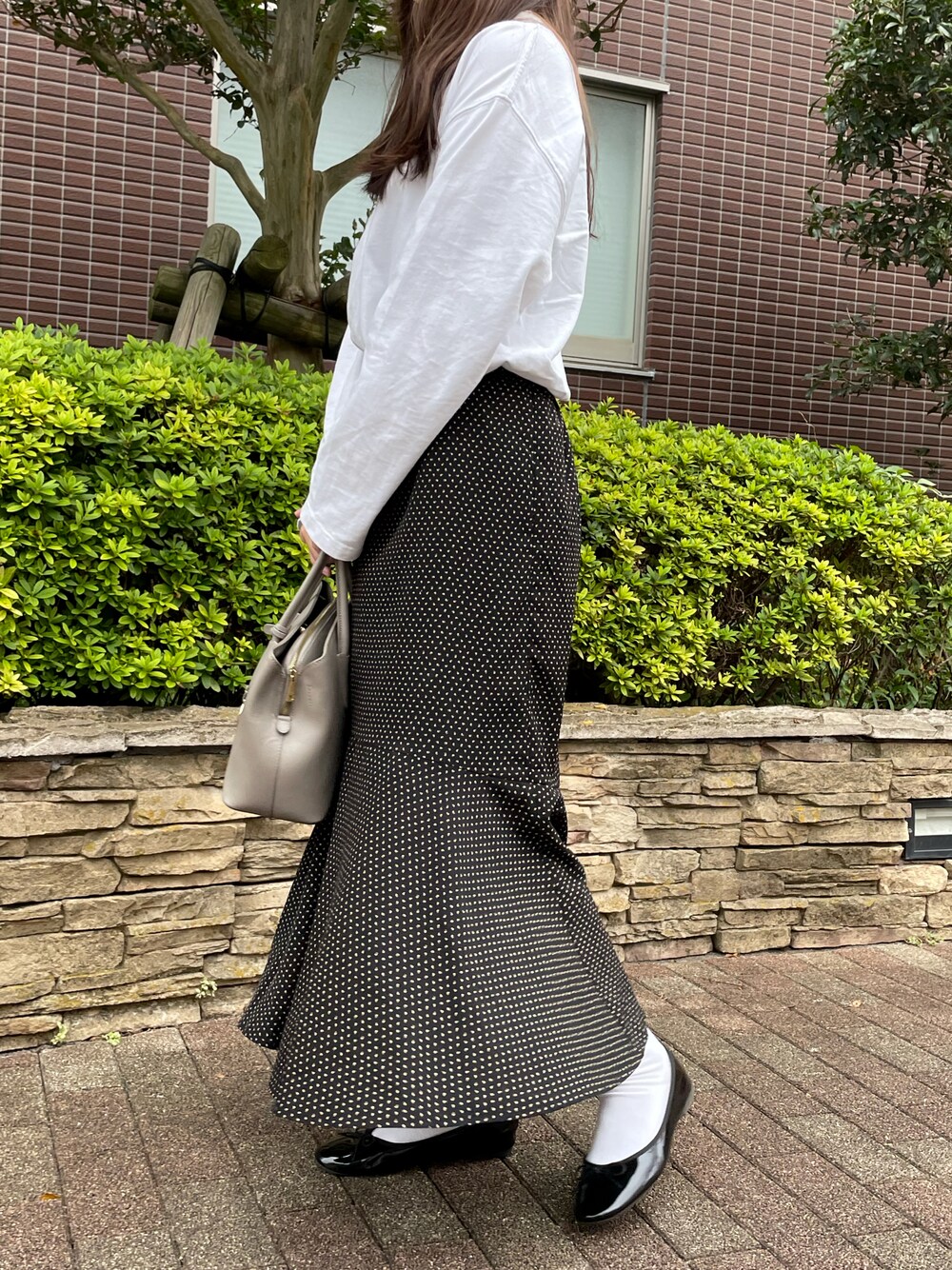 「ペプラムスカート」｜「FURLAのアイテム（バッグ、グレー系）」を使った、y___kさん（レディース・158cm）の秋コーディネートの1枚目の写真