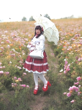 「アイテム（バングル/リストバンド）」を使った、✞𝔪𝖎𝖈𝖍𝖊𝖙𝖙𝖊✞さん（レディース・163cm）の秋コーディネート