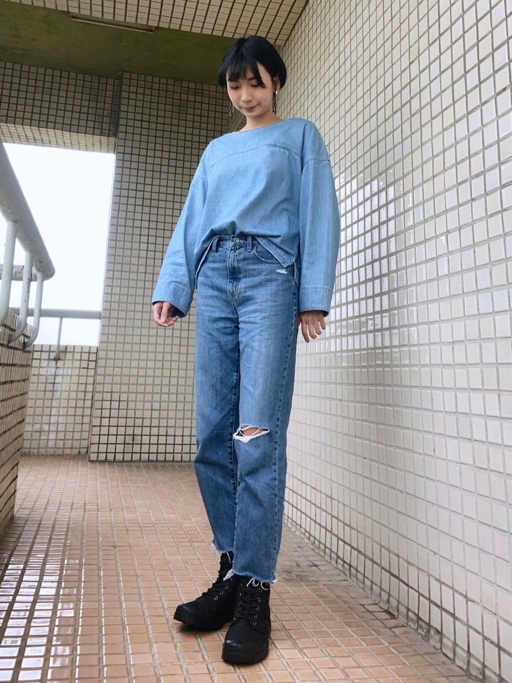 UNIQLO（ユニクロ）の「デニムボートネックブラウス（長袖