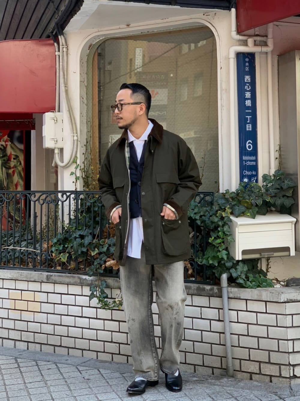 「重ね着ベストシーズン、秋コーデ、シンプルコーデ、おしゃれさんと繋がりたい、今日のコーデ、メンズファッション、barbour、GARDEN TOKYO、gardenosaka、秋、ancellm、デニム」｜「BarbourのBarbour for waremokou/バブアー/別注OLD BEDALE/オールド ビデイル（ブルゾン、グリーン系）」を使った、GARDEN  takumiさん（メンズ・167cm）の秋コーディネートの1枚目の写真