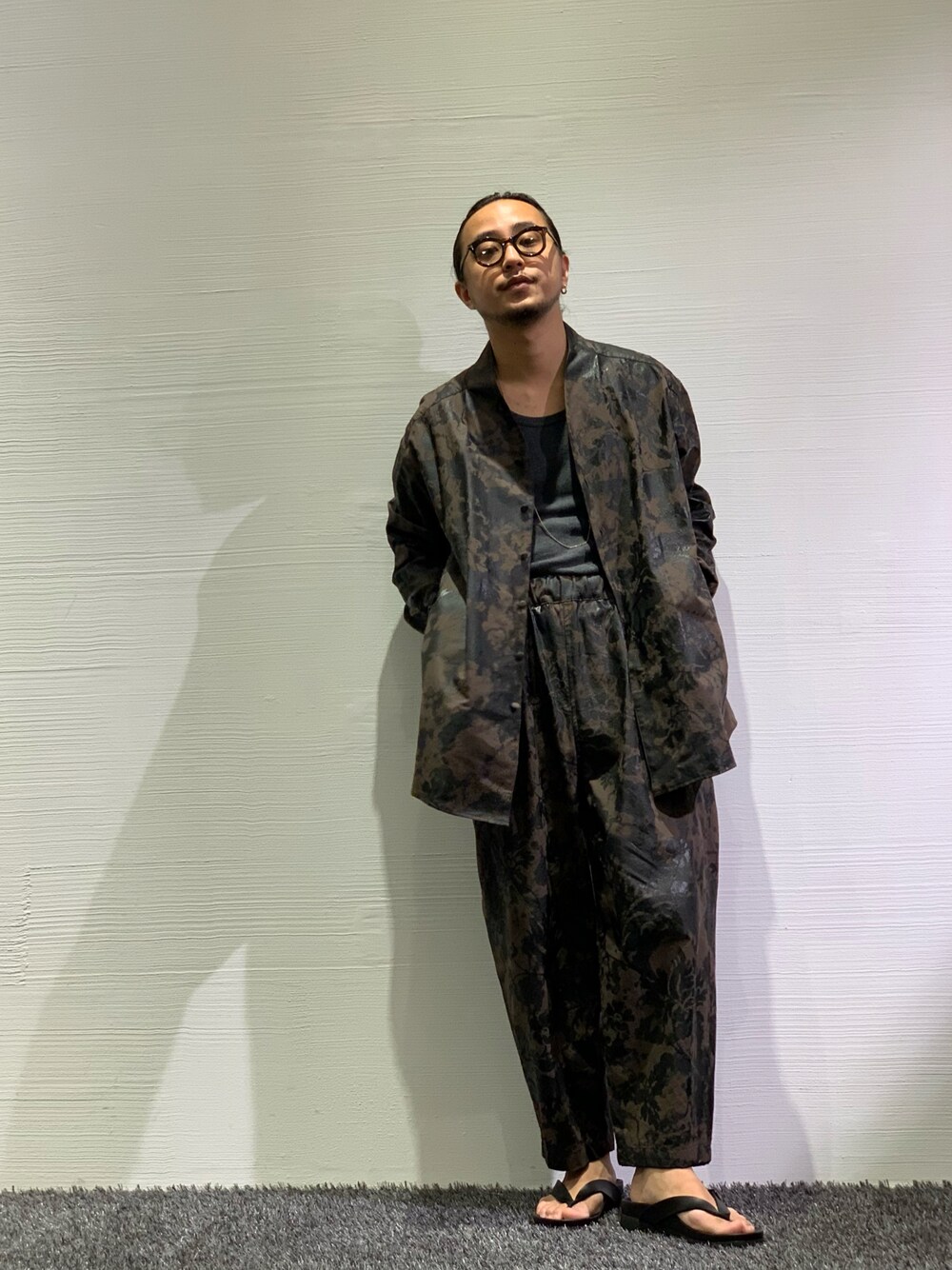「夏コーデ、オトナカジュアル、シンプルスタイル、AW、SASQUATCHfabrix、オーバーサイズ、ブラック、秋のコーデ、秋コーデ、GARDEN TOKYO、gardenkobe」｜「SASQUATCHfabrix.のアイテム（ジャケット/アウター、ブラック系）」を使った、GARDEN  takumiさん（メンズ・167cm）の夏コーディネートの1枚目の写真