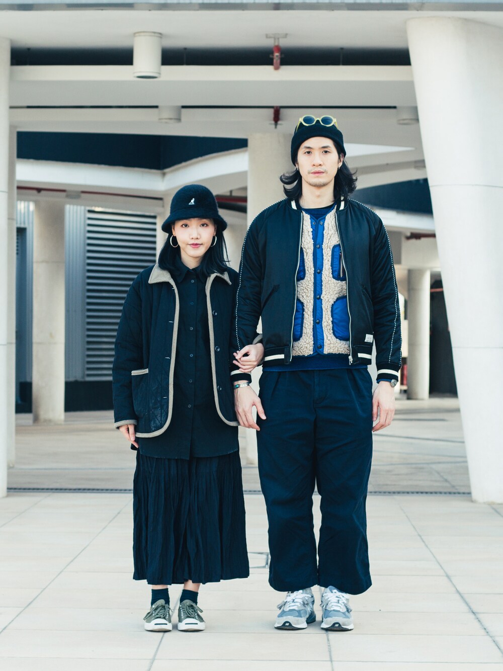 「休日スタイル、カジュアル、今日のコーデ、couple、black、ootd、outfit、情侶穿搭、穿搭、streetstyle、大人カジュアル」｜「KANGOLのアイテム（帽子、ブラック系）」を使った、Bernice Sioさん（レディース・162cm）の冬コーディネートの1枚目の写真