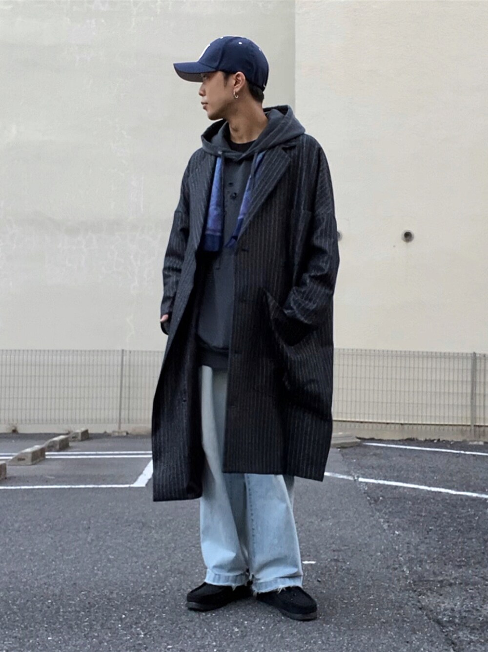 「秋冬コーデ、きれいめカジュアル、いいね、save、フォローお願いします🤑、ootd、ビッグシルエット、ストリートMIX、ラフ、古着MIX、休日スタイル、今日のコーデ、オーバーサイズ」｜「Clarks Originalsのアイテム（モカシン/デッキシューズ、ブラック系）」を使った、かぎょうさん（メンズ・173cm）の秋コーディネートの1枚目の写真