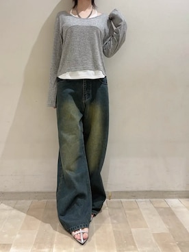 「RETRO GIRL（レトロガール）の【サイズ展開あり】折り返しデニムパンツ（デニムパンツ、ブルー系）」を使った、RETROGIRLさん（レディース・153cm）の秋コーディネート