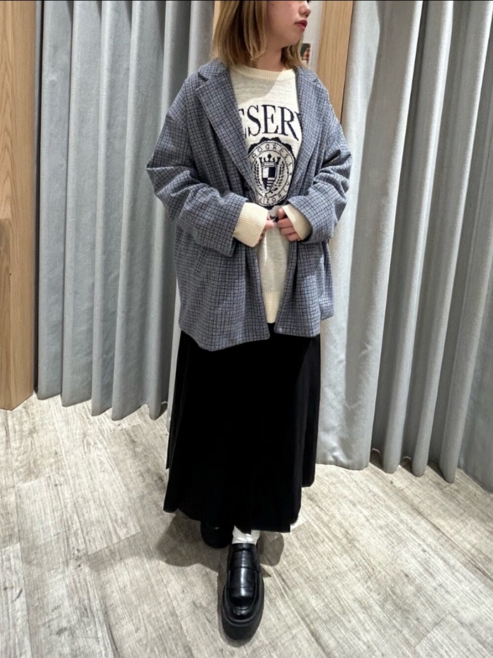 「RETRO GIRLの【リバイバル】FウールテーラーJK（その他アウター、グレー系）」を使った、RETROGIRLさん（レディース・160cm）の冬コーディネートの1枚目の写真