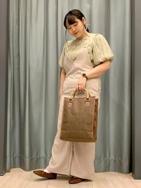 「Vネック」｜「アイテム（サロペット/オーバーオール）」を使った、ちひろさん（レディース・154cm）の夏コーディネート
