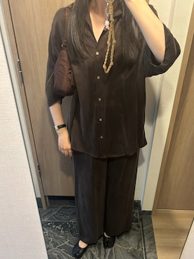 「ETRE TOKYO（エトレトウキョウ）のリラクシーキュプラパンツ（その他パンツ、ブラウン系）」を使った、わらちゃんさん（レディース・164cm）の夏コーディネート