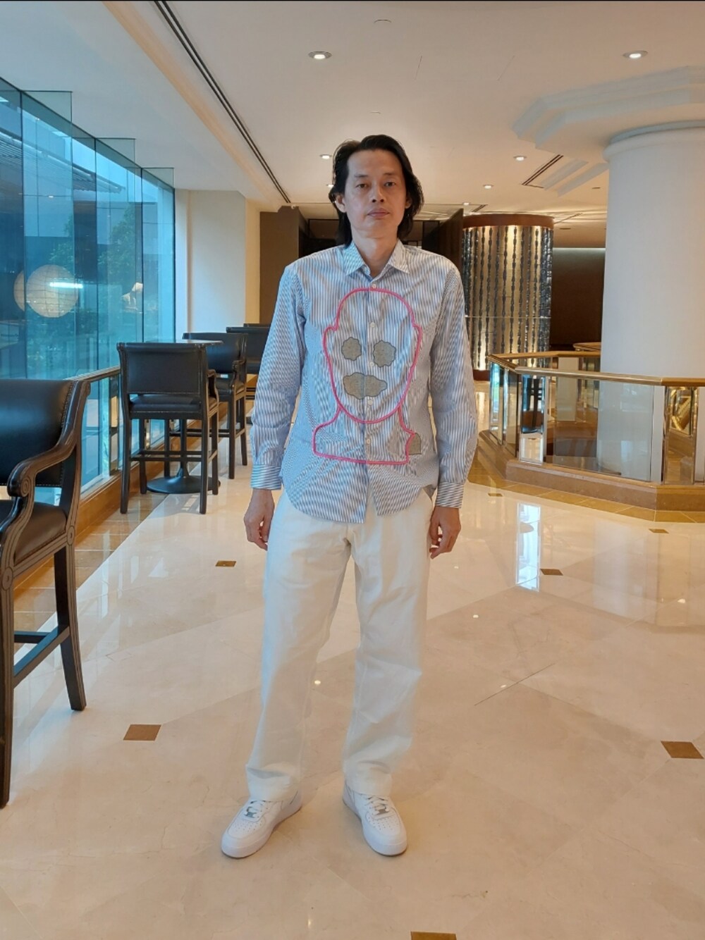 「COMME des GARCONSのアイテム（シャツ/ブラウス、ホワイト系）」を使った、Nicholasさん（メンズ・185cm）の夏コーディネートの1枚目の写真